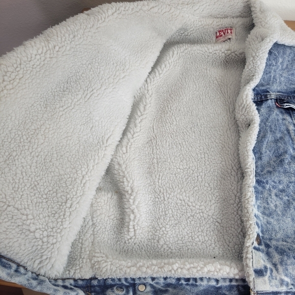 Vintage Levis sherpa lined jean jacket - Picture 4 of 10